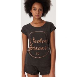 Dwuczęściowa piżama z napisem Weekend forever - Szary. Szare piżamy damskie Sinsay, xl, z napisami, bez rękawów. Za 39,99 zł.