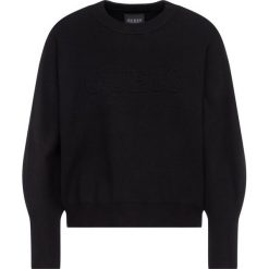 Sweter Guess O94R00 Z26I0. Czarne swetry damskie Guess, xs, z aplikacjami, klasyczne, bez rękawów, bez kaptura. W wyprzedaży za 229,00 zł.