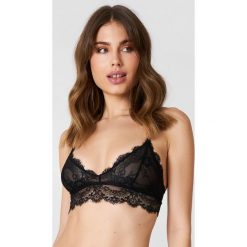 Biustonosze bardotka: NA-KD Lingerie Delikatny koronkowy biustonosz – Black