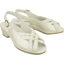 COMFORTABEL 710818-3 weiss, sandały damskie. Koturny damskie Comfortabel, bez obcasa, na koturnie, z paskami. W wyprzedaży za 153,90 zł.