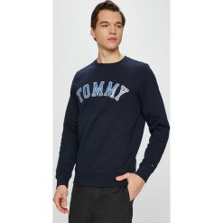 Tommy Jeans - Bluza. Szare bluzy męskie marki Tommy Jeans, s, z nadrukiem, z elastanu, bez kaptura. W wyprzedaży za 219,90 zł.