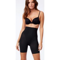 Etam - Szorty modelujące Charlotte. Czarne majtki damskie Etam, s, z elastanu. Za 119,90 zł.
