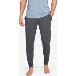 Under Armour Spodnie do spania Szary. Szare spodnie męskie Under Armour, xl, bez wzorów, z elastanu. Za 309,95 zł.
