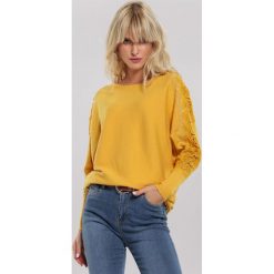 Żółty Sweter Rosalyn. Żółte swetry damskie other, s, bez wzorów, casualowe, bez rękawów, bez kaptura. Za 89,99 zł.