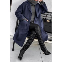 Płaszcz damski MALORA. Niebieskie kurtki damskie Płaszcz damski MALORA, s, bez wzorów, eleganckie, długie, bez kaptura. W wyprzedaży za 149,00 zł.
