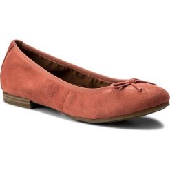 Baleriny TAMARIS - 1-22116-20 Coral Suede 562. Różowe baleriny damskie Tamaris, bez wzorów, z zamszu, klasyczne, bez obcasa. W wyprzedaży za 179,00 zł.