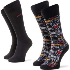 Zestaw 2 par wysokich skarpet unisex HUGO - 2P Rs All Over Cc 50426098 001. Czarne skarpetki męskie HUGO, bez wzorów, z elastanu. Za 59,00 zł.