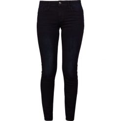 Emporio Armani Jeans Skinny Fit dark blue denim. Niebieskie jeansy damskie relaxed fit Emporio Armani, z bawełny. Za 689,00 zł.