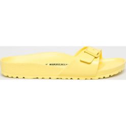 Birkenstock - Klapki. Żółte klapki damskie Birkenstock, bez wzorów, z gumy, bez obcasa. Za 119,90 zł.