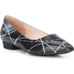 Buty damskie. Czerwone baleriny damskie Wittchen, bez wzorów, ze skóry, eleganckie, na niskim obcasie. W wyprzedaży za 199,90 zł.