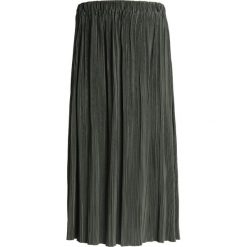 Samsøe & Samsøe UMA SKIRT Długa spódnica climbing ivy. Zielone długie spódnice marki Samsøe & Samsøe, l, z elastanu, długie. Za 369,00 zł.