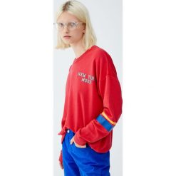 Bluza z napisem. Szare bluzy damskie Pull&Bear, z napisami, bez rękawów, bez kaptura. Za 39,90 zł.