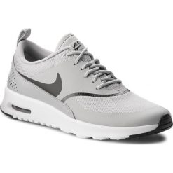 Buty NIKE - Air Max Thea 599409 030 Wolf Grey/Black. Szare buty sportowe damskie Nike, na co dzień, bez wzorów, ze skóry ekologicznej, bez obcasa, na płaskiej podeszwie, bez zapięcia. W wyprzedaży za 399,00 zł.