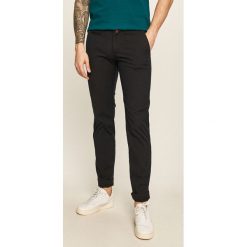 Pierre Cardin - Spodnie. Niebieskie spodnie męskie Pierre Cardin, na co dzień, bez wzorów, z elastanu. W wyprzedaży za 299,90 zł.