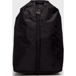 Under Armour - Plecak. Czarne plecaki damskie Under Armour, bez wzorów, z poliesteru. W wyprzedaży za 99,90 zł.