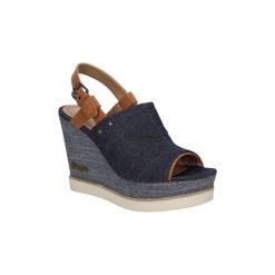 Sandały Wrangler Sandały na koturnie Kelly Indygo WL171683. Czarne koturny damskie Wrangler, bez obcasa, na koturnie, bez zapięcia. Za 208,99 zł.