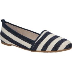 Półbuty tamaris 1-24668-26. Półbuty damskie Tamaris, bez wzorów, bez obcasa, bez zapięcia. Za 169,99 zł.