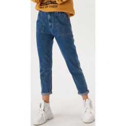 Jeansy moms ECO AWARE - Niebieski. Niebieskie jeansy damskie Sinsay. Za 69,99 zł.