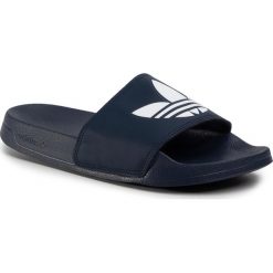 Klapki adidas - adilette Lite J FU9178 Conavy/Ftwwht/Conavy. Niebieskie sandały chłopięce Adidas, ze skóry ekologicznej, bez zapięcia. Za 119,00 zł.
