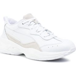 Buty PUMA - Cilia Lux 370282 05 Puma White/Puma White/Silver. Białe buty sportowe damskie Puma, bez wzorów, ze skóry, sportowe, na fitness i siłownię. Za 299,99 zł.