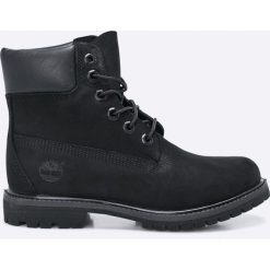 Timberland - Botki Premium. Czarne botki damskie na obcasie Timberland, z materiału, z okrągłym noskiem. W wyprzedaży za 629,90 zł.