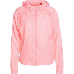Kurtki sportowe damskie: Puma EXPLOSIVE RUN HOODY Kurtka do biegania soft fluo peach
