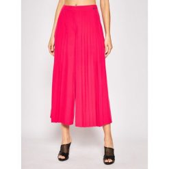 Kuloty Guess Livia W0GB24 WCUL0. Czarne spodnie damskie Guess, s, z elastanu. W wyprzedaży za 299,00 zł.