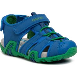 Sandały GEOX - B Sand.Kraze A B0224A 05015 C4165 S Royal/Green. Niebieskie sandały chłopięce Geox, ze skóry ekologicznej, bez zapięcia. W wyprzedaży za 159,00 zł.