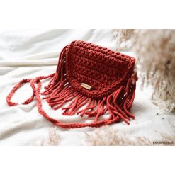 Torebka Fringe Clutch. Torebki klasyczne damskie Pakamera, bez wzorów, młodzieżowe, na ramię, bez dodatków. Za 120,00 zł.