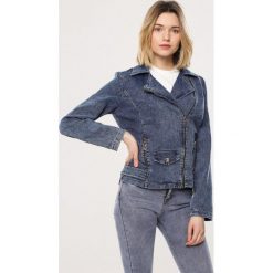 Niebieska Kurtka Overblown. Niebieskie kurtki damskie Born2be, na lato, bez wzorów, z jeansu, bez kaptura. Za 49,99 zł.