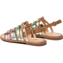 Sandały PEPE JEANS - Elsa Tiras Metal PGS90124 Multi 0AA. Różowe klapki damskie Pepe Jeans, bez wzorów, z jeansu, bez obcasa, na obcasie. Za 239,00 zł.