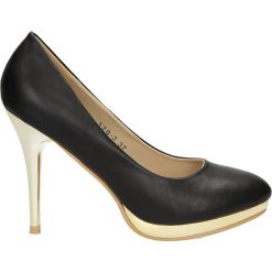 CZÓŁENKA S.BARSKI 128-3. Szare buty ślubne damskie Casu, na koturnie. Za 89,99 zł.