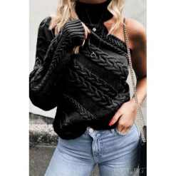 Sweter VIOLINA BLACK. Czarne bluzy damskie Sweter VIOLINA BLACK, uniwersalny, bez wzorów, bez rękawów, bez kaptura. W wyprzedaży za 39,00 zł.