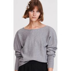 Sweter z dekoltem na plecach - Jasny szary. Szare swetry damskie Reserved, s, bez wzorów, bez rękawów, bez kaptura. Za 69,99 zł.