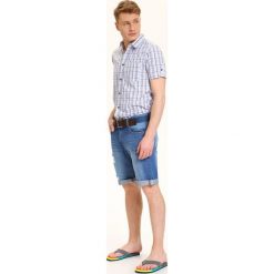 KOSZULA KRÓTKI RĘKAW MĘSKA SLIM FIT. Niebieskie koszule męskie Top Secret, na lato, m, w kratkę, z bawełny, bez kołnierzyka, z krótkim rękawem. W wyprzedaży za 49,99 zł.