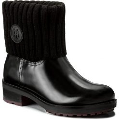 Botki TOMMY HILFIGER - Jill 3C FW0FW02017 Black 990. Czarne botki damskie na obcasie marki TOMMY HILFIGER, z bawełny. W wyprzedaży za 379,00 zł.