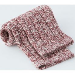 Melanżowe skarpety górskie. Czarne skarpetki damskie Pull&Bear. Za 19,90 zł.