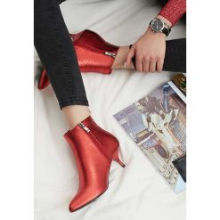 Czerwone Botki Metallic. Botki damskie vices. Za 119,99 zł.