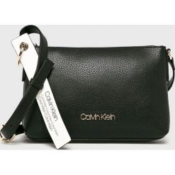 Calvin Klein - Torebka. Niebieskie torebki klasyczne damskie Calvin Klein, w paski, ze skóry ekologicznej, casualowe, na ramię, średnie, bez dodatków. W wyprzedaży za 339,90 zł.