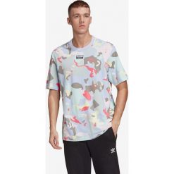 Adidas Originals R.Y.V. Allover Koszulka Niebieski. Niebieskie podkoszulki męskie adidas Originals, s, bez wzorów, z bawełny, bez kołnierzyka, z krótkim rękawem, krótkie. Za 119,95 zł.