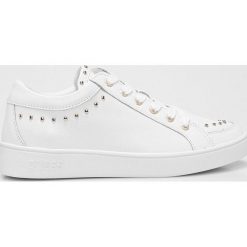 Guess Jeans - Buty. Białe buty sportowe damskie Guess Jeans, z aplikacjami, z jeansu. W wyprzedaży za 359,90 zł.