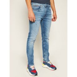 Jeansy Slim Fit Tommy Jeans Austin DM0DM08236. Niebieskie jeansy męskie Tommy Jeans, m, bez wzorów. Za 449,00 zł.