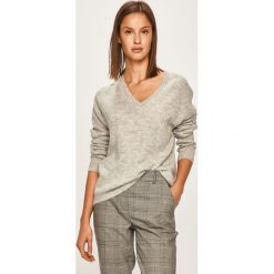 Pepe Jeans - Sweter Violet. Czarne swetry damskie Pepe Jeans, s, bez wzorów, z wełny, bez rękawów, bez kaptura. W wyprzedaży za 219,90 zł.