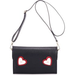 Skórzana torebka w kolorze czarnym - 24 x 14 x 7 cm. Czarne torebki klasyczne damskie Black Bags, w paski, ze skóry, na ramię, bez dodatków. W wyprzedaży za 263,95 zł.