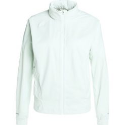 ASICS ACCELERATE JACKET Kurtka do biegania sprout green. Zielone kurtki damskie Asics, l, z materiału, do biegania. W wyprzedaży za 347,40 zł.