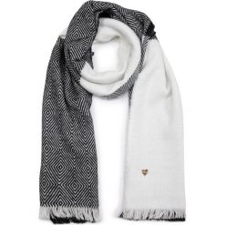 Szal Guess Not Coordinated Scarves AW8281 WOL03. Czarne szaliki damskie Guess, z aplikacjami. W wyprzedaży za 139,00 zł.