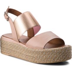 Espadryle INUOVO - 8917 Blush. Różowe espadryle damskie marki Inuovo, bez wzorów, ze skóry, bez obcasa. W wyprzedaży za 219,00 zł.