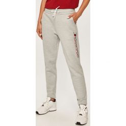 Tommy Sport - Spodnie. Szare spodnie damskie Tommy Sport, s, z nadrukiem, z elastanu. W wyprzedaży za 269,90 zł.