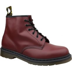 Dr. Martens 101 10064600. Czerwone buty trekkingowe męskie Dr. Martens, ze skóry, bez zapięcia. W wyprzedaży za 549,99 zł.