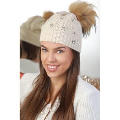 Czapka DERNY. Brązowe szaliki damskie Czapka DERNY, bez wzorów. W wyprzedaży za 39,00 zł.